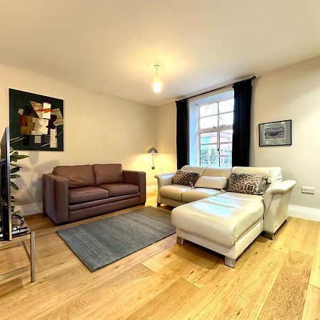 Desirable 2 Bedroom Apartment In Bicester That Sleeps 5 Exterior photo