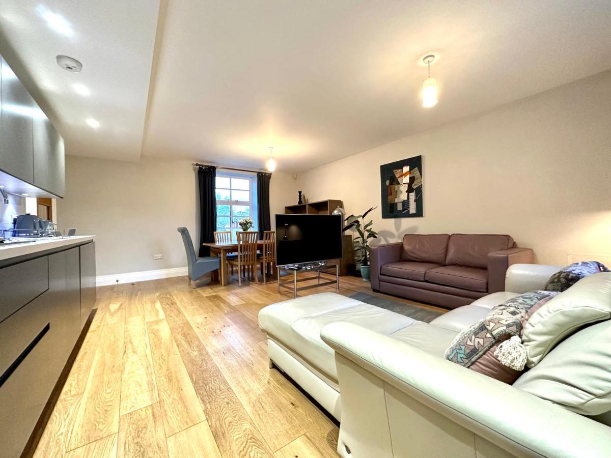 Desirable 2 Bedroom Apartment In Bicester That Sleeps 5 Exterior photo