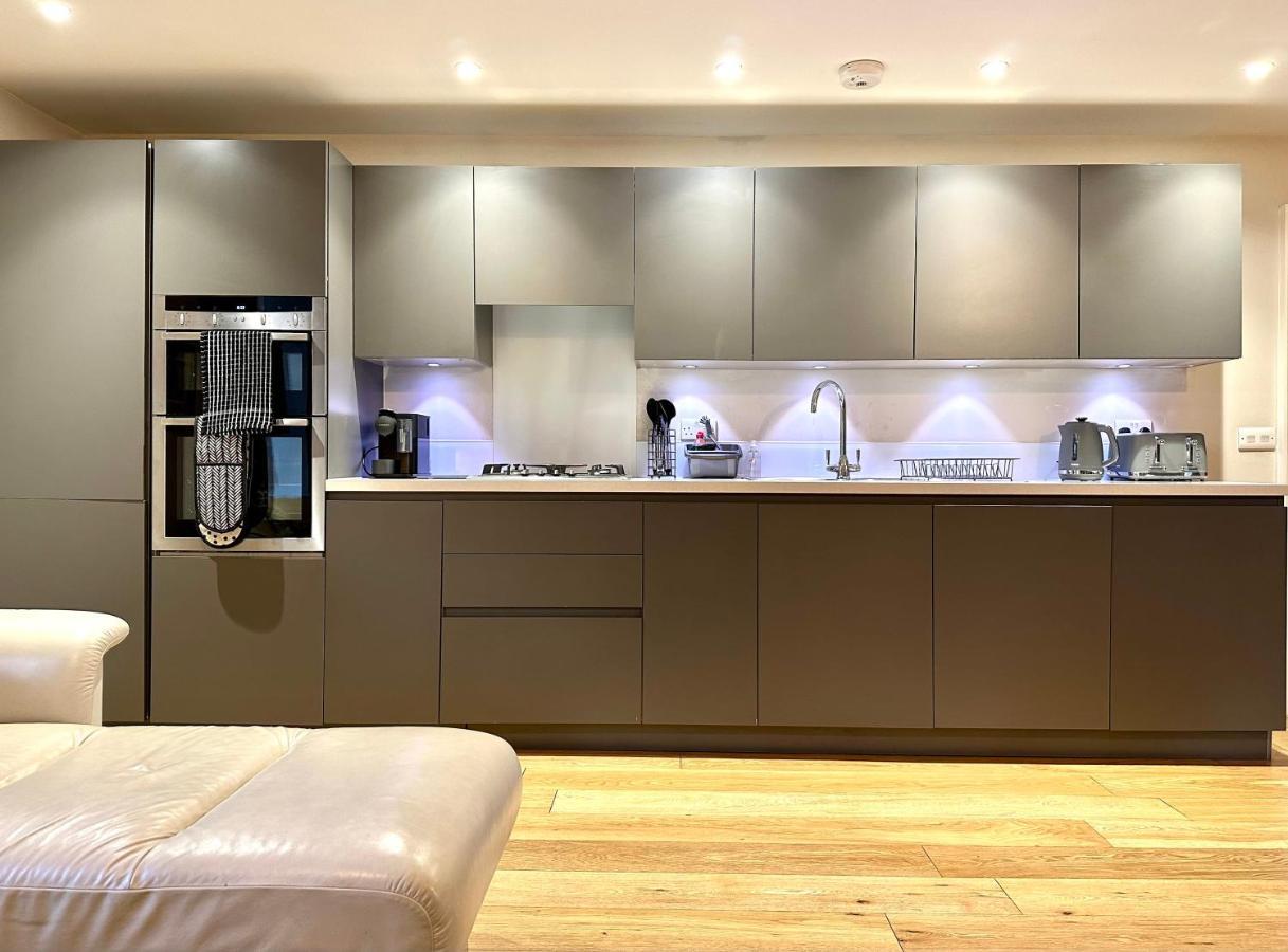 Desirable 2 Bedroom Apartment In Bicester That Sleeps 5 Exterior photo