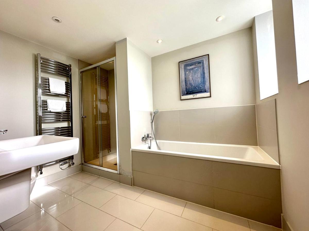 Desirable 2 Bedroom Apartment In Bicester That Sleeps 5 Exterior photo